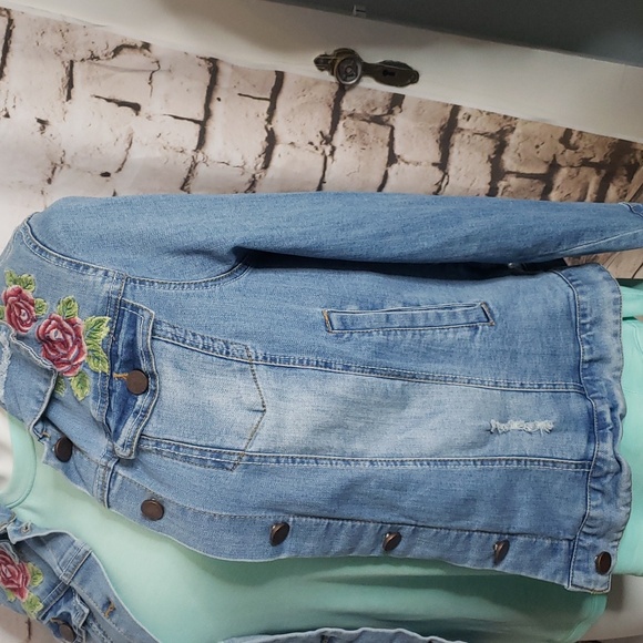 ODM Embroidered Denim Jacket sz 2x runs small - Picture 3 of 7